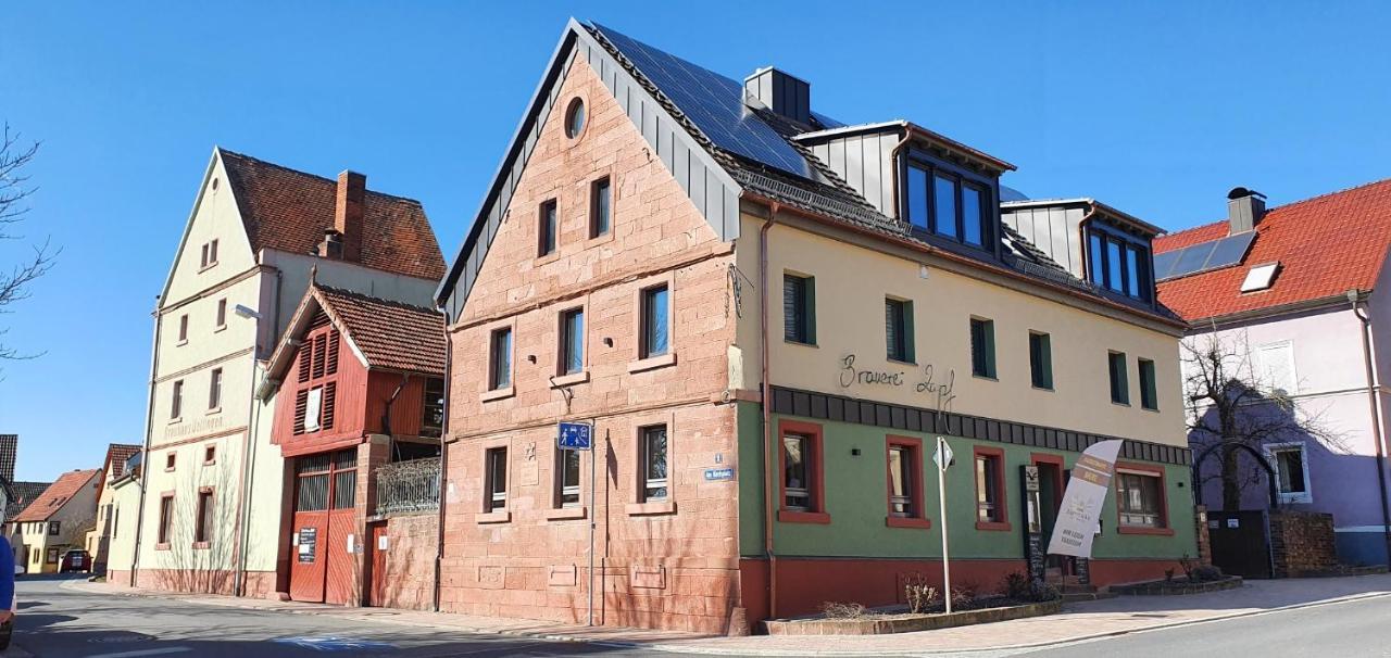 Wirtshaus & Hotel Zur Alten Brauerei Zapf Uettingen Esterno foto