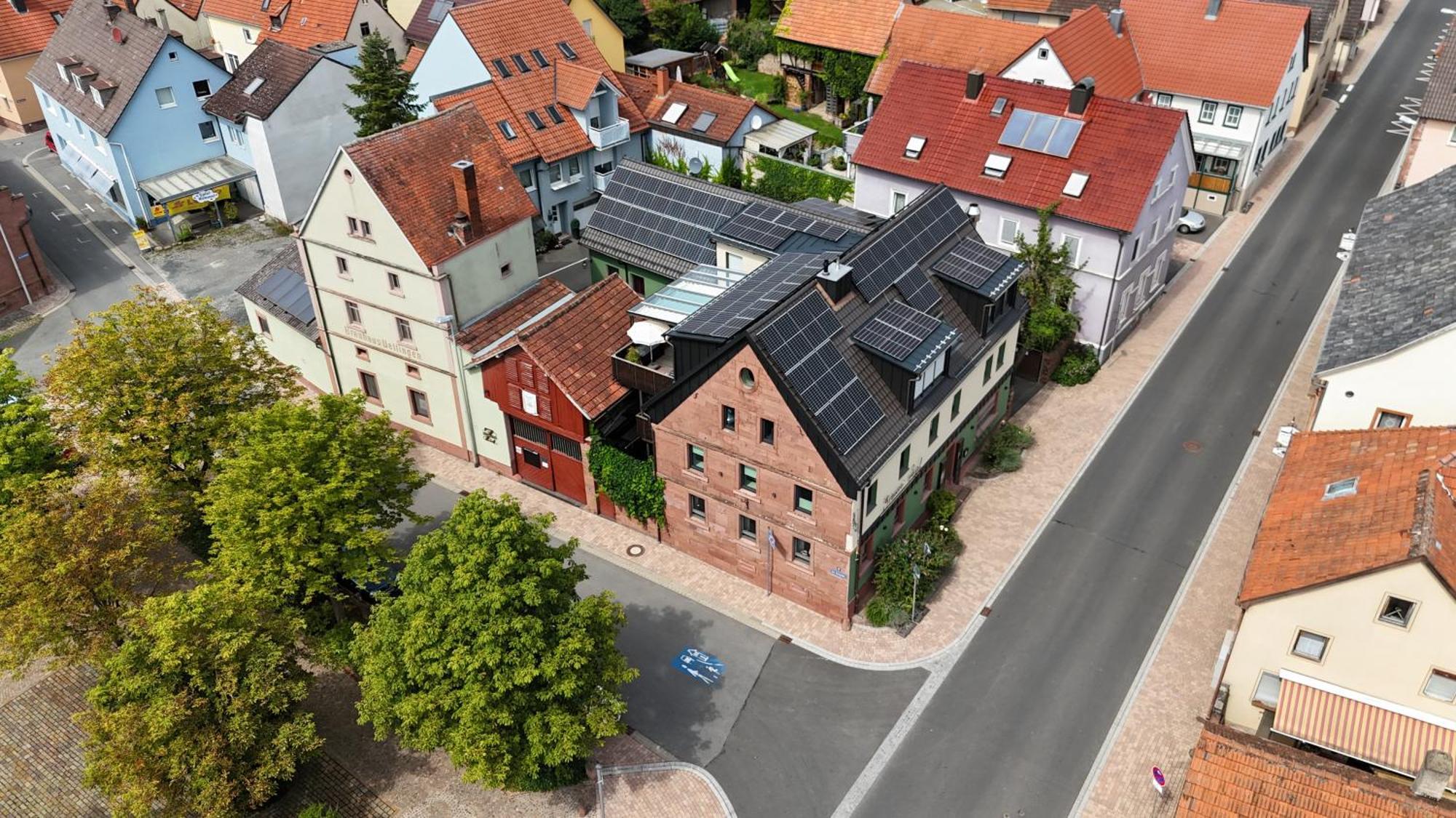 Wirtshaus & Hotel Zur Alten Brauerei Zapf Uettingen Esterno foto