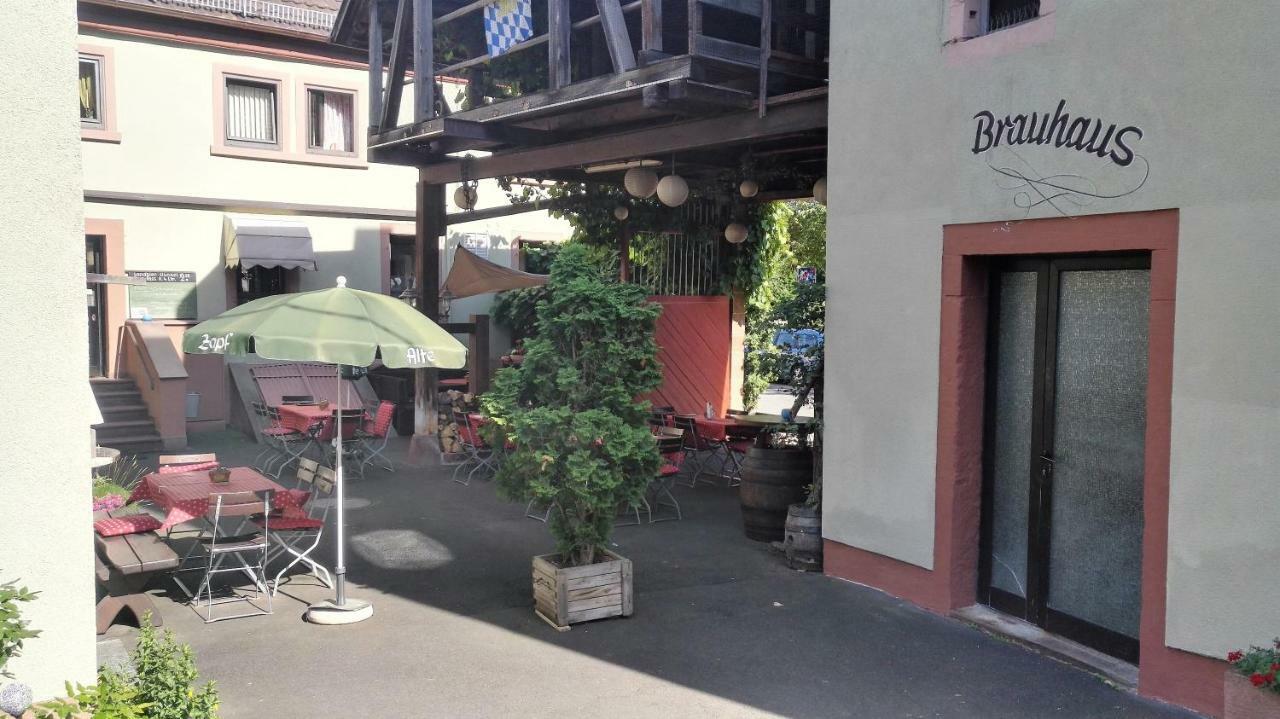 Wirtshaus & Hotel Zur Alten Brauerei Zapf Uettingen Esterno foto