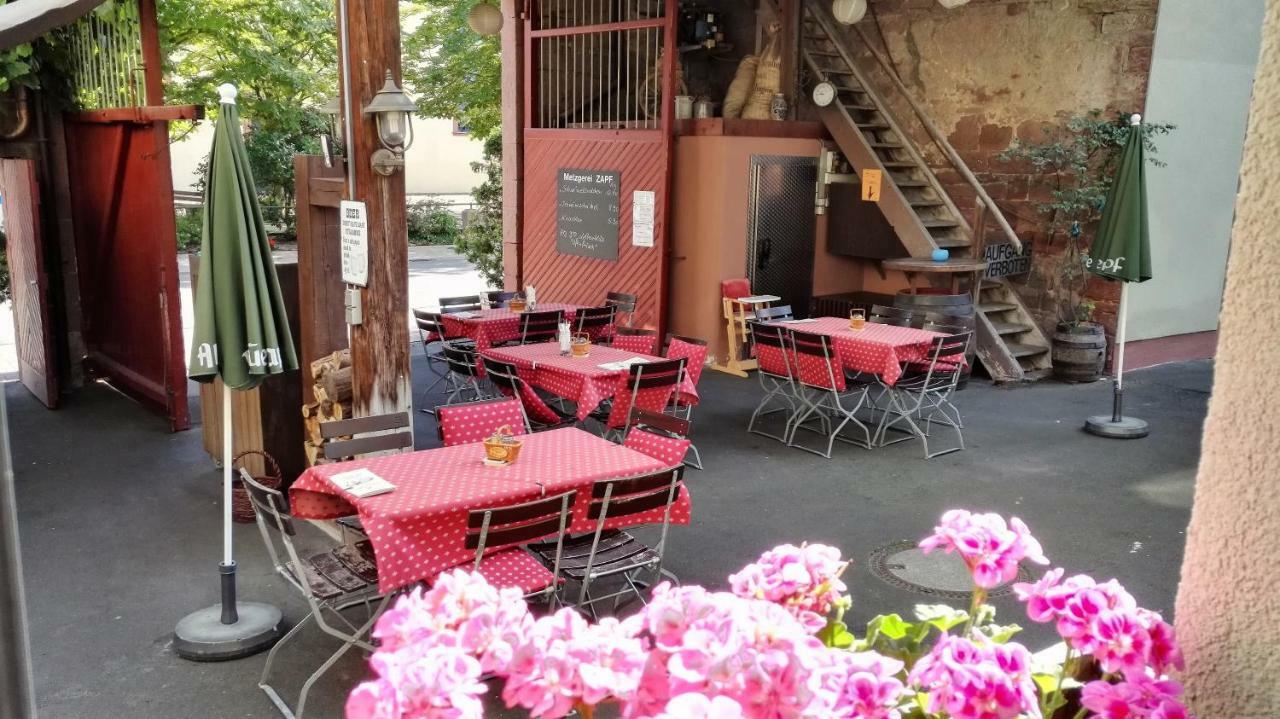 Wirtshaus & Hotel Zur Alten Brauerei Zapf Uettingen Esterno foto